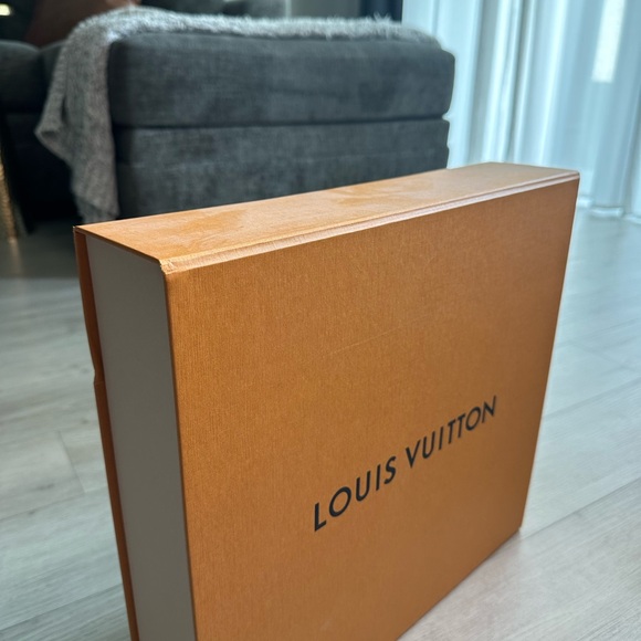 Louis Vuitton Gift Box - XL - Picture 8 of 8